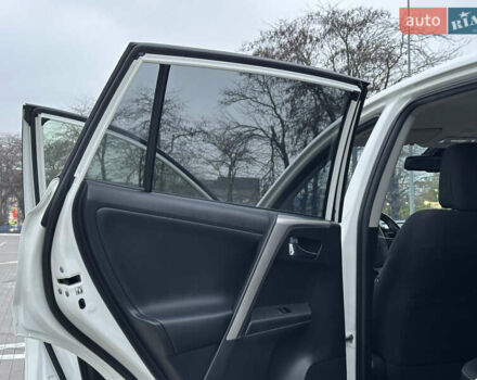 Белый Тойота РАВ 4, объемом двигателя 2.23 л и пробегом 150 тыс. км за 16500 $, фото 30 на Automoto.ua