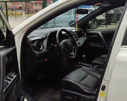 Тойота РАВ 4 2015 в Виннице на Automoto.ua Белый Тойота РАВ 4, объемом двигателя 2.49 л и пробегом 195 тыс. км за 17600 $, фото 13 на Automoto.ua