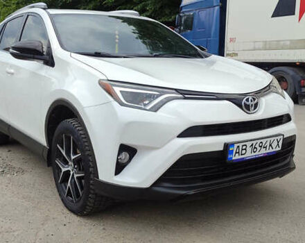 Тойота РАВ 4 2015 в Виннице на Automoto.ua Белый Тойота РАВ 4, объемом двигателя 2.49 л и пробегом 195 тыс. км за 17600 $, фото 9 на Automoto.ua
