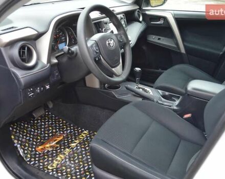 Белый Тойота РАВ 4, объемом двигателя 2.49 л и пробегом 70 тыс. км за 17500 $, фото 14 на Automoto.ua