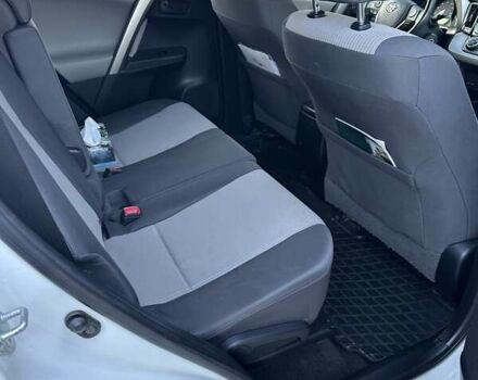 Тойота РАВ 4 2015 у Первомайськ на Automoto.ua Білий Тойота РАВ 4, об'ємом двигуна 2.49 л та пробігом 160 тис. км за 15500 $, фото 5 на Automoto.ua