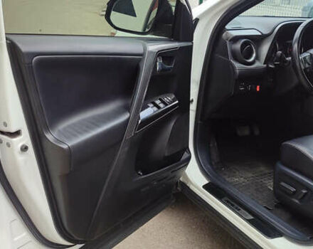 Тойота РАВ 4 2015 в Виннице на Automoto.ua Белый Тойота РАВ 4, объемом двигателя 2.49 л и пробегом 195 тыс. км за 17600 $, фото 12 на Automoto.ua