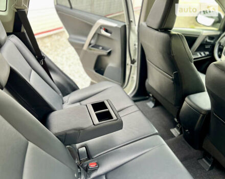 Белый Тойота РАВ 4, объемом двигателя 2.49 л и пробегом 130 тыс. км за 18000 $, фото 37 на Automoto.ua