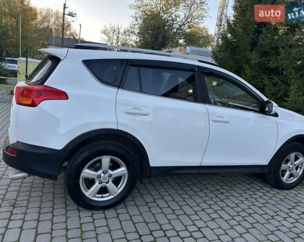 Тойота РАВ 4 2015 у Первомайськ на Automoto.ua Білий Тойота РАВ 4, об'ємом двигуна 2.49 л та пробігом 160 тис. км за 15500 $, фото 3 на Automoto.ua