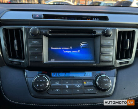 Белый Тойота РАВ 4, объемом двигателя 2 л и пробегом 100 тыс. км за 17999 $, фото 13 на Automoto.ua