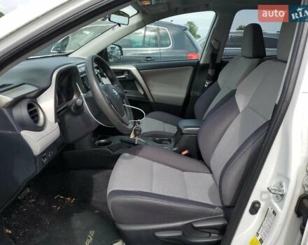 Белый Тойота РАВ 4, объемом двигателя 2.5 л и пробегом 90 тыс. км за 2800 $, фото 6 на Automoto.ua