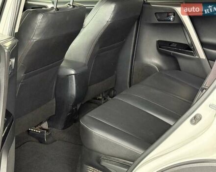 Белый Тойота РАВ 4, объемом двигателя 2.5 л и пробегом 99 тыс. км за 22990 $, фото 26 на Automoto.ua