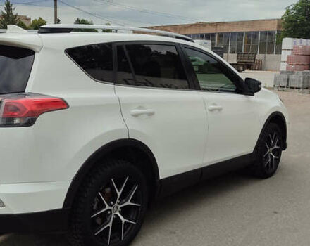Тойота РАВ 4 2015 в Виннице на Automoto.ua Белый Тойота РАВ 4, объемом двигателя 2.49 л и пробегом 195 тыс. км за 17600 $, фото 6 на Automoto.ua