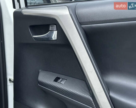 Белый Тойота РАВ 4, объемом двигателя 2.23 л и пробегом 150 тыс. км за 16500 $, фото 35 на Automoto.ua