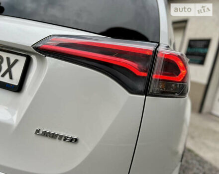 Белый Тойота РАВ 4, объемом двигателя 2.49 л и пробегом 130 тыс. км за 18000 $, фото 13 на Automoto.ua