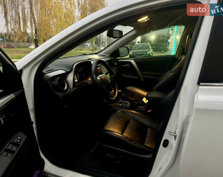 Білий Тойота РАВ 4, об'ємом двигуна 2.23 л та пробігом 157 тис. км за 25000 $, фото 5 на Automoto.ua