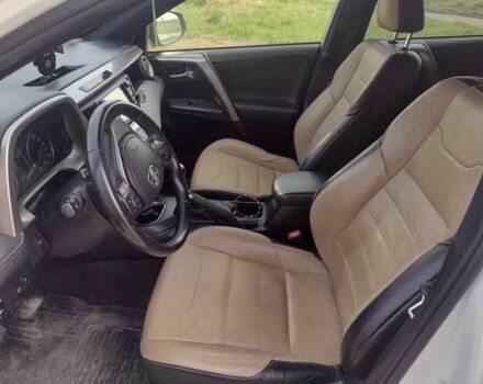 Белый Тойота РАВ 4, объемом двигателя 2 л и пробегом 135 тыс. км за 13999 $, фото 4 на Automoto.ua