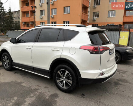 Белый Тойота РАВ 4, объемом двигателя 1.99 л и пробегом 45 тыс. км за 22500 $, фото 2 на Automoto.ua