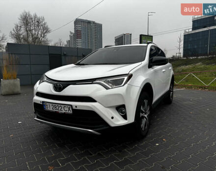 Білий Тойота РАВ 4, об'ємом двигуна 2.49 л та пробігом 173 тис. км за 16100 $, фото 4 на Automoto.ua