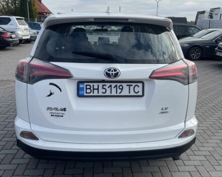 Белый Тойота РАВ 4, объемом двигателя 2.5 л и пробегом 150 тыс. км за 15000 $, фото 3 на Automoto.ua