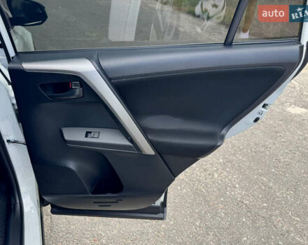 Тойота РАВ 4 2016 у Києві на Automoto.ua Білий Тойота РАВ 4, об'ємом двигуна 2.49 л та пробігом 173 тис. км за 17200 $, фото 29 на Automoto.ua