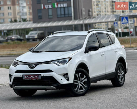 Тойота РАВ 4 2016 у Києві на Automoto.ua Білий Тойота РАВ 4, об'ємом двигуна 2.49 л та пробігом 173 тис. км за 17200 $, фото 55 на Automoto.ua