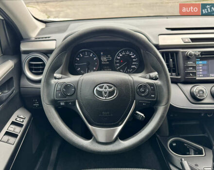 Тойота РАВ 4 2016 у Києві на Automoto.ua Білий Тойота РАВ 4, об'ємом двигуна 2.49 л та пробігом 173 тис. км за 17200 $, фото 40 на Automoto.ua