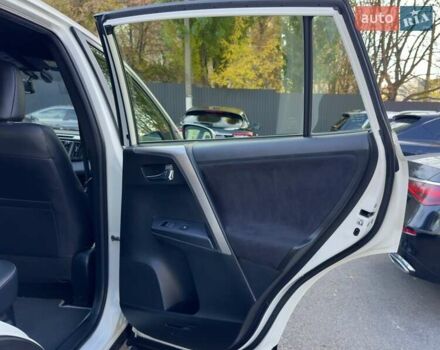 Тойота РАВ 4 2016 в Киеве на Automoto.ua Белый Тойота РАВ 4, объемом двигателя 2.5 л и пробегом 165 тыс. км за 22200 $, фото 18 на Automoto.ua