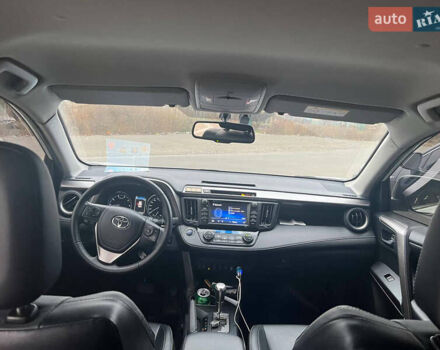 Белый Тойота РАВ 4, объемом двигателя 2.23 л и пробегом 140 тыс. км за 21500 $, фото 6 на Automoto.ua