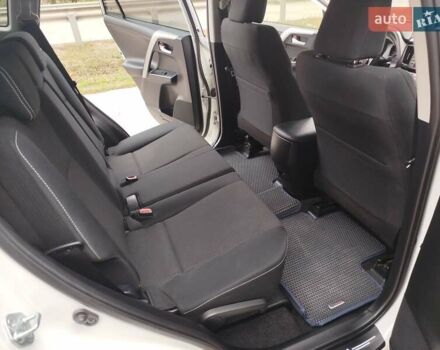 Білий Тойота РАВ 4, об'ємом двигуна 1.99 л та пробігом 194 тис. км за 18500 $, фото 16 на Automoto.ua