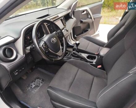 Білий Тойота РАВ 4, об'ємом двигуна 1.99 л та пробігом 194 тис. км за 18500 $, фото 19 на Automoto.ua