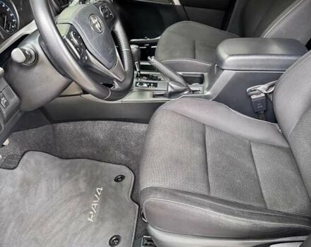 Белый Тойота РАВ 4, объемом двигателя 2.2 л и пробегом 90 тыс. км за 26000 $, фото 2 на Automoto.ua