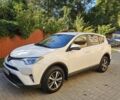 Тойота РАВ 4 2016 в Мукачеве на Automoto.ua Белый Тойота РАВ 4, объемом двигателя 2.23 л и пробегом 165 тыс. км за 20350 $, фото 1 на Automoto.ua