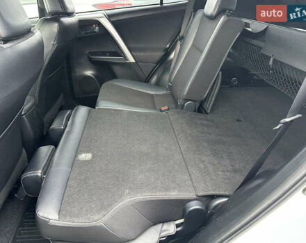 Белый Тойота РАВ 4, объемом двигателя 2.2 л и пробегом 190 тыс. км за 20600 $, фото 17 на Automoto.ua