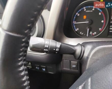 Білий Тойота РАВ 4, об'ємом двигуна 1.99 л та пробігом 194 тис. км за 18500 $, фото 9 на Automoto.ua