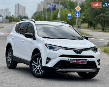 Тойота РАВ 4 2016 у Києві на Automoto.ua Білий Тойота РАВ 4, об'ємом двигуна 2.49 л та пробігом 173 тис. км за 17200 $, фото 70 на Automoto.ua