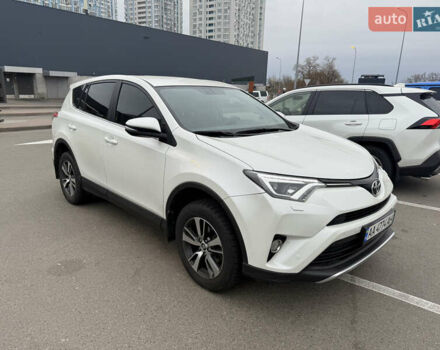 Белый Тойота РАВ 4, объемом двигателя 2.23 л и пробегом 140 тыс. км за 21500 $, фото 2 на Automoto.ua