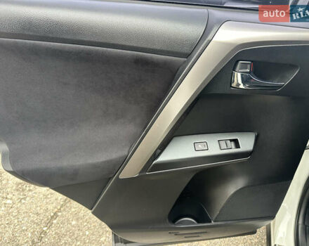 Белый Тойота РАВ 4, объемом двигателя 2.49 л и пробегом 72 тыс. км за 22900 $, фото 25 на Automoto.ua