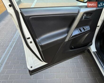 Тойота РАВ 4 2016 в Белой Церкве на Automoto.ua Белый Тойота РАВ 4, объемом двигателя 1.99 л и пробегом 110 тыс. км за 22500 $, фото 40 на Automoto.ua