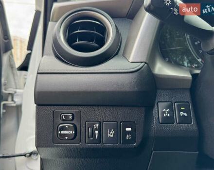 Тойота РАВ 4 2016 у Києві на Automoto.ua Білий Тойота РАВ 4, об'ємом двигуна 2.49 л та пробігом 173 тис. км за 17200 $, фото 22 на Automoto.ua