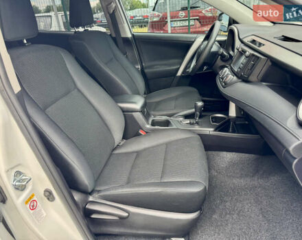 Тойота РАВ 4 2016 у Києві на Automoto.ua Білий Тойота РАВ 4, об'ємом двигуна 2.49 л та пробігом 173 тис. км за 17200 $, фото 37 на Automoto.ua