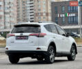 Тойота РАВ 4 2016 у Києві на Automoto.ua Білий Тойота РАВ 4, об'ємом двигуна 2.49 л та пробігом 173 тис. км за 17200 $, фото 13 на Automoto.ua