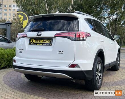 Белый Тойота РАВ 4, объемом двигателя 2.5 л и пробегом 185 тыс. км за 16400 $, фото 6 на Automoto.ua