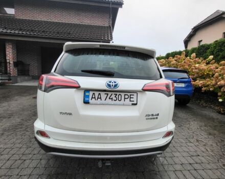 Белый Тойота РАВ 4, объемом двигателя 2.5 л и пробегом 114 тыс. км за 23989 $, фото 1 на Automoto.ua