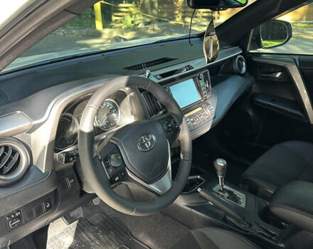 Белый Тойота РАВ 4, объемом двигателя 2.5 л и пробегом 147 тыс. км за 20399 $, фото 9 на Automoto.ua