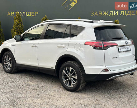 Тойота РАВ 4 2016 в Одессе на Automoto.ua Белый Тойота РАВ 4, объемом двигателя 2.49 л и пробегом 45 тыс. км за 21600 $, фото 11 на Automoto.ua
