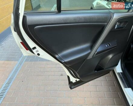 Тойота РАВ 4 2016 в Белой Церкве на Automoto.ua Белый Тойота РАВ 4, объемом двигателя 1.99 л и пробегом 110 тыс. км за 22500 $, фото 43 на Automoto.ua