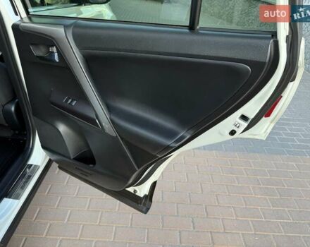 Тойота РАВ 4 2016 в Белой Церкве на Automoto.ua Белый Тойота РАВ 4, объемом двигателя 1.99 л и пробегом 110 тыс. км за 22500 $, фото 49 на Automoto.ua