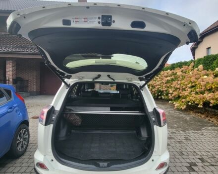 Белый Тойота РАВ 4, объемом двигателя 2.5 л и пробегом 114 тыс. км за 23989 $, фото 4 на Automoto.ua