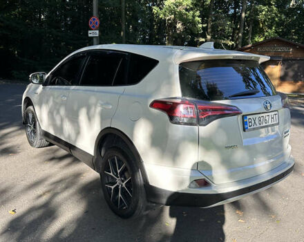 Белый Тойота РАВ 4, объемом двигателя 2.5 л и пробегом 147 тыс. км за 20399 $, фото 6 на Automoto.ua