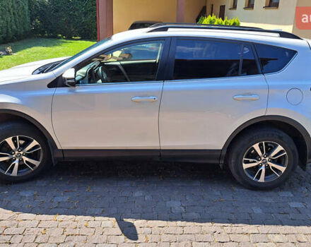 Тойота РАВ 4 2016 в Ужгороде на Automoto.ua Белый Тойота РАВ 4, объемом двигателя 1.99 л и пробегом 119 тыс. км за 20500 $, фото 1 на Automoto.ua