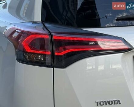 Тойота РАВ 4 2016 в Белой Церкве на Automoto.ua Белый Тойота РАВ 4, объемом двигателя 1.99 л и пробегом 110 тыс. км за 22500 $, фото 35 на Automoto.ua