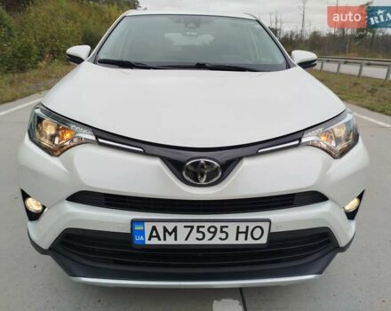 Білий Тойота РАВ 4, об'ємом двигуна 1.99 л та пробігом 194 тис. км за 18500 $, фото 4 на Automoto.ua