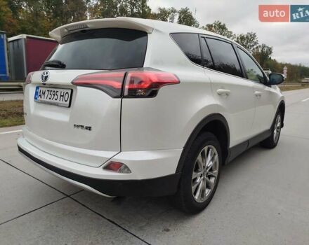 Білий Тойота РАВ 4, об'ємом двигуна 1.99 л та пробігом 194 тис. км за 18500 $, фото 5 на Automoto.ua