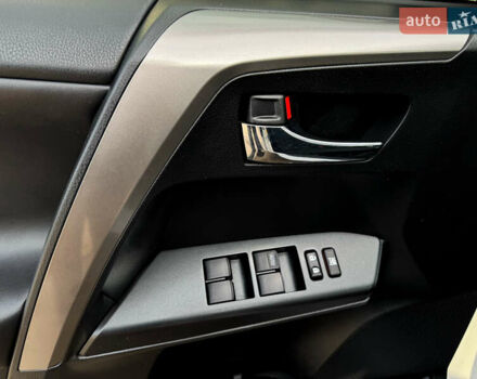 Белый Тойота РАВ 4, объемом двигателя 2.49 л и пробегом 114 тыс. км за 21999 $, фото 17 на Automoto.ua